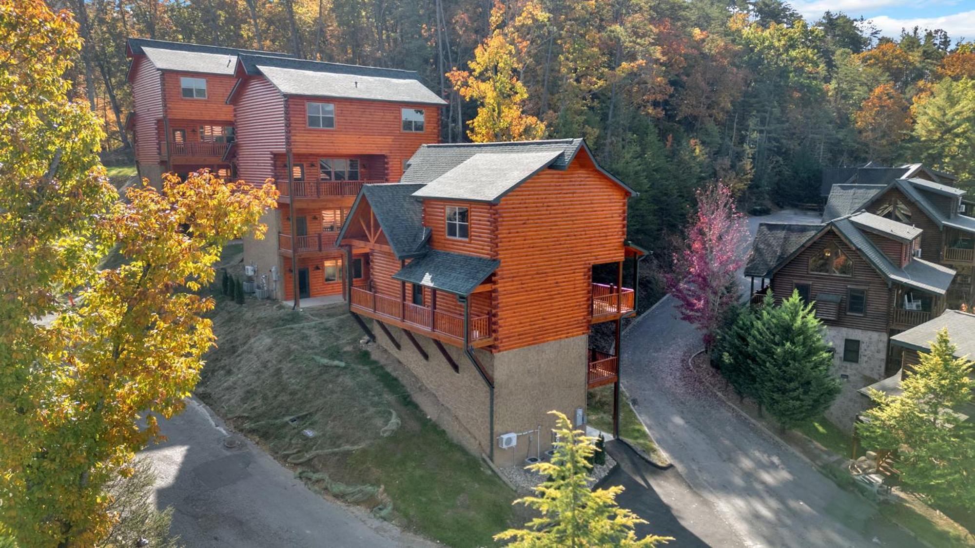 New Luxury Cabin With Indoor Pool, Hot Tub, & Theater Villa Pigeon Forge Exteriör bild