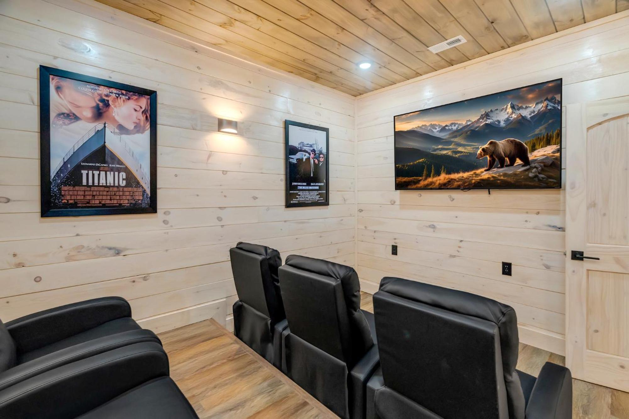 New Luxury Cabin With Indoor Pool, Hot Tub, & Theater Villa Pigeon Forge Exteriör bild