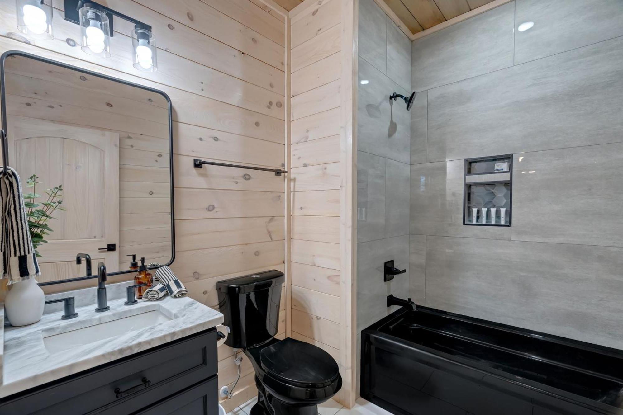 New Luxury Cabin With Indoor Pool, Hot Tub, & Theater Villa Pigeon Forge Exteriör bild